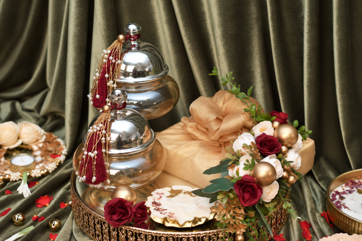 Grandeur Tray Diwali gift with premium nuts and 12 assorted mithai or chocolates