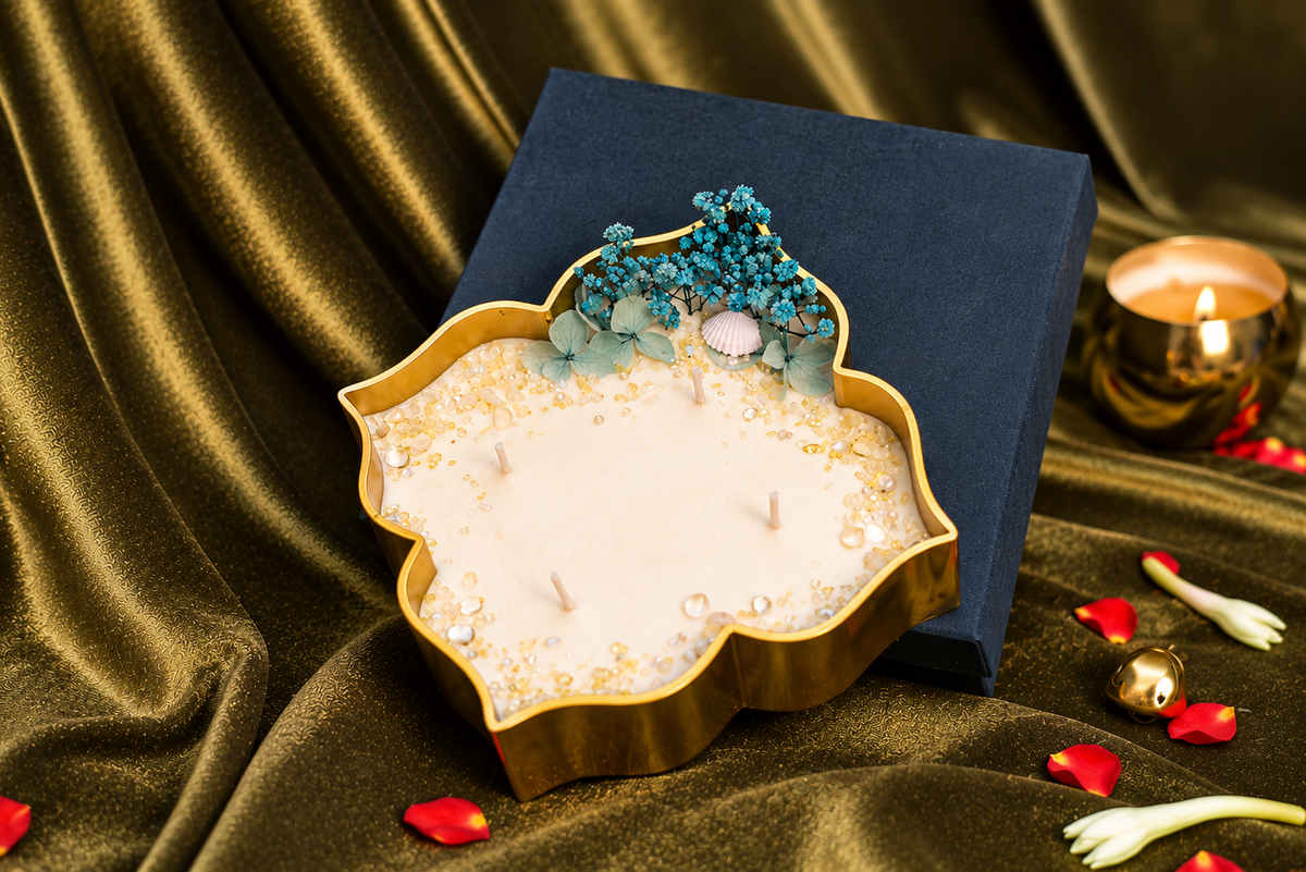 Clover shaped Holy Peony soy wax candle by Itrae Home in Dubai